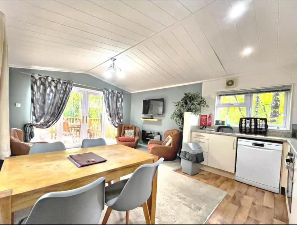 Woodland View -Hot Tub-Tenby-Carmarthen-St Clears Exteriör bild